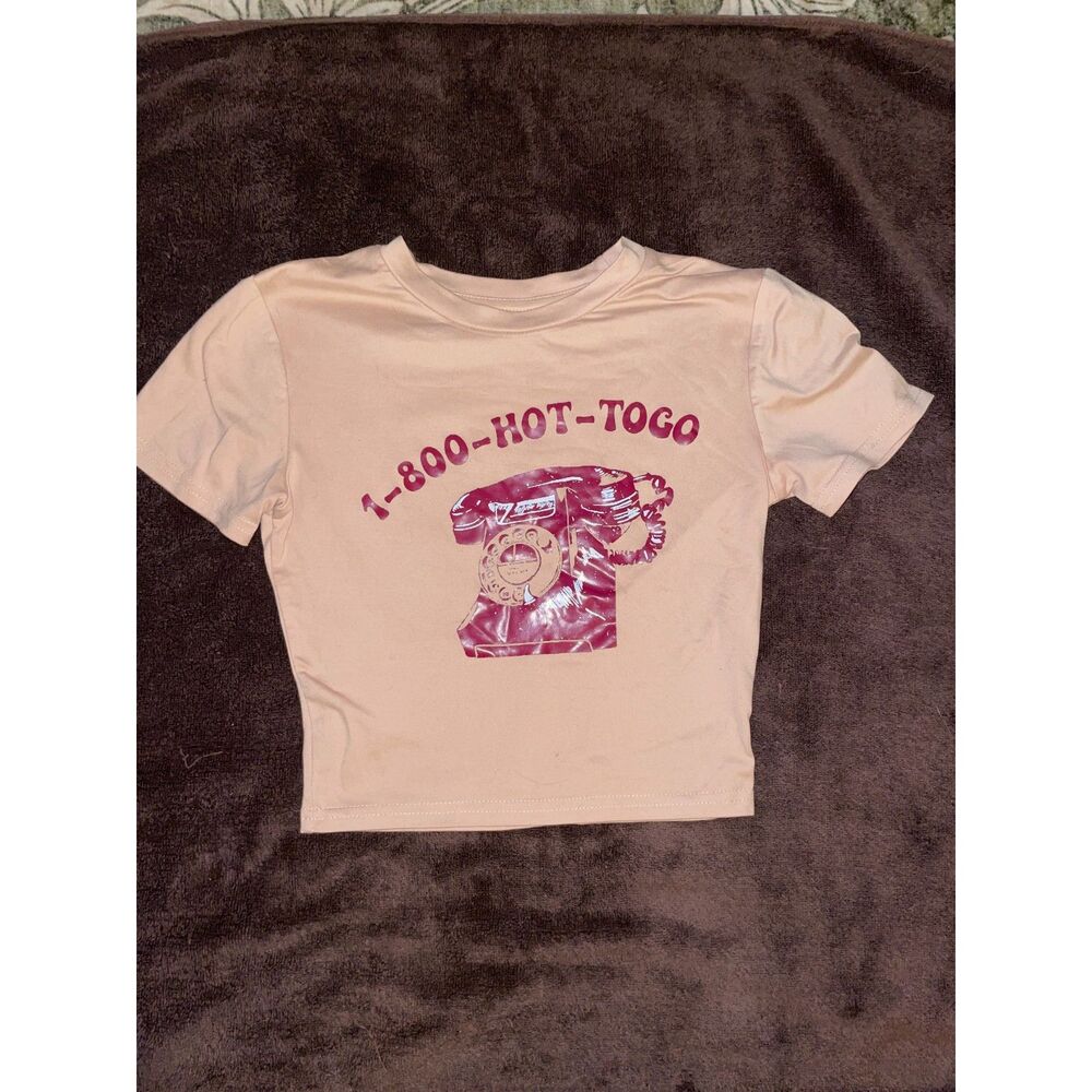 Chappell Roan HOT TO GO! Tan Baby Tee Y2K Retro Phone Crop Top Shirt, Size XS
